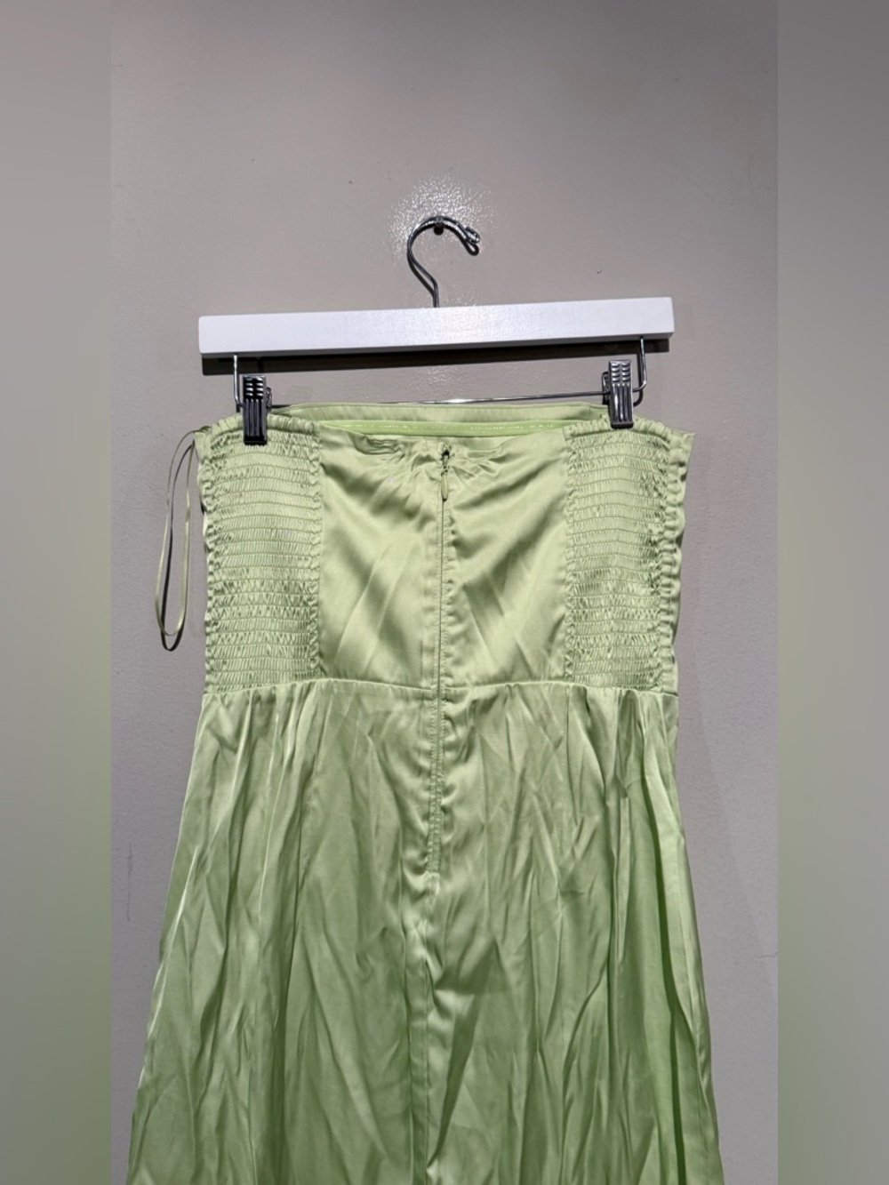 Abercrombie & Fitch Strapless Lime Green Satin Midi Dress - Picture 6 of 10